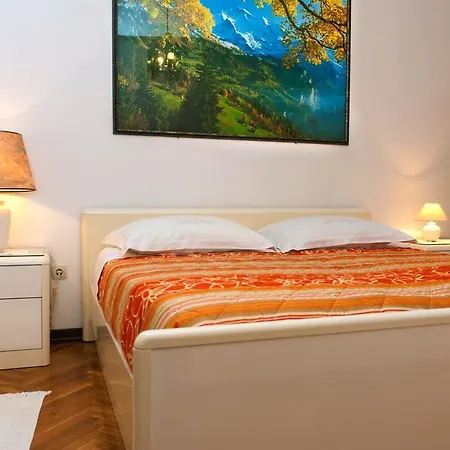 Ada Apartment *